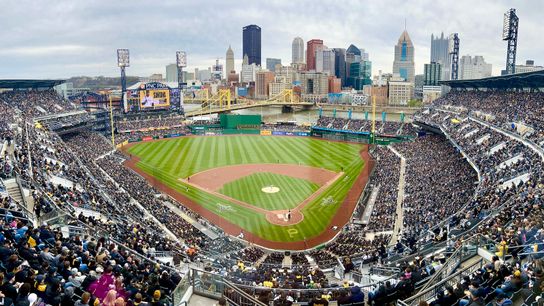 Final: Blue Jays 8, Pirates 2 taken at PNC Park (Live coverage)